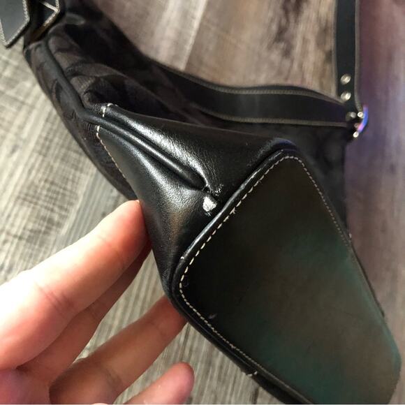 Coach hobo pattern black signature black canvas leather crossbody bag - Picture 5 of 8